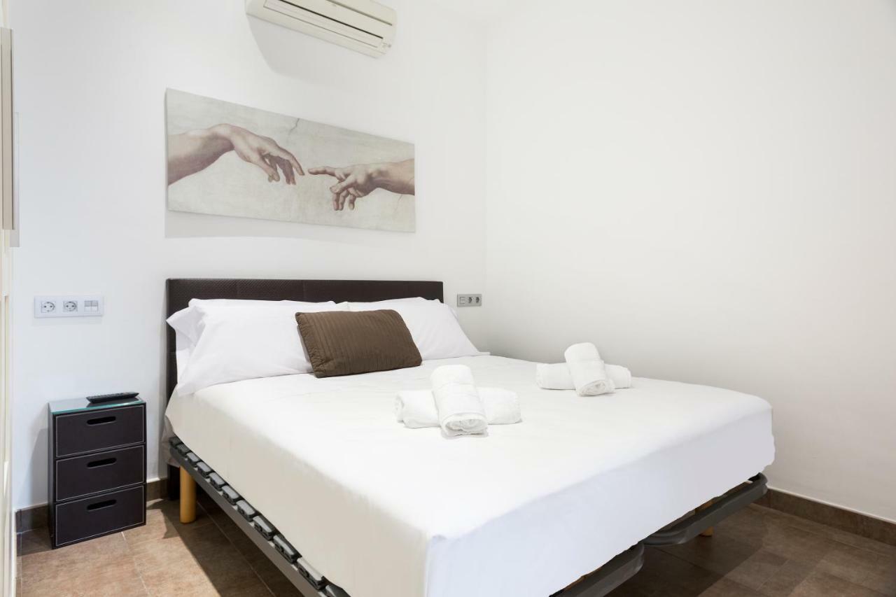 Stay U-Nique Apartments Eixample Center Барселона Екстериор снимка