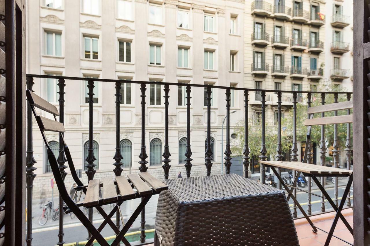 Stay U-Nique Apartments Eixample Center Барселона Екстериор снимка