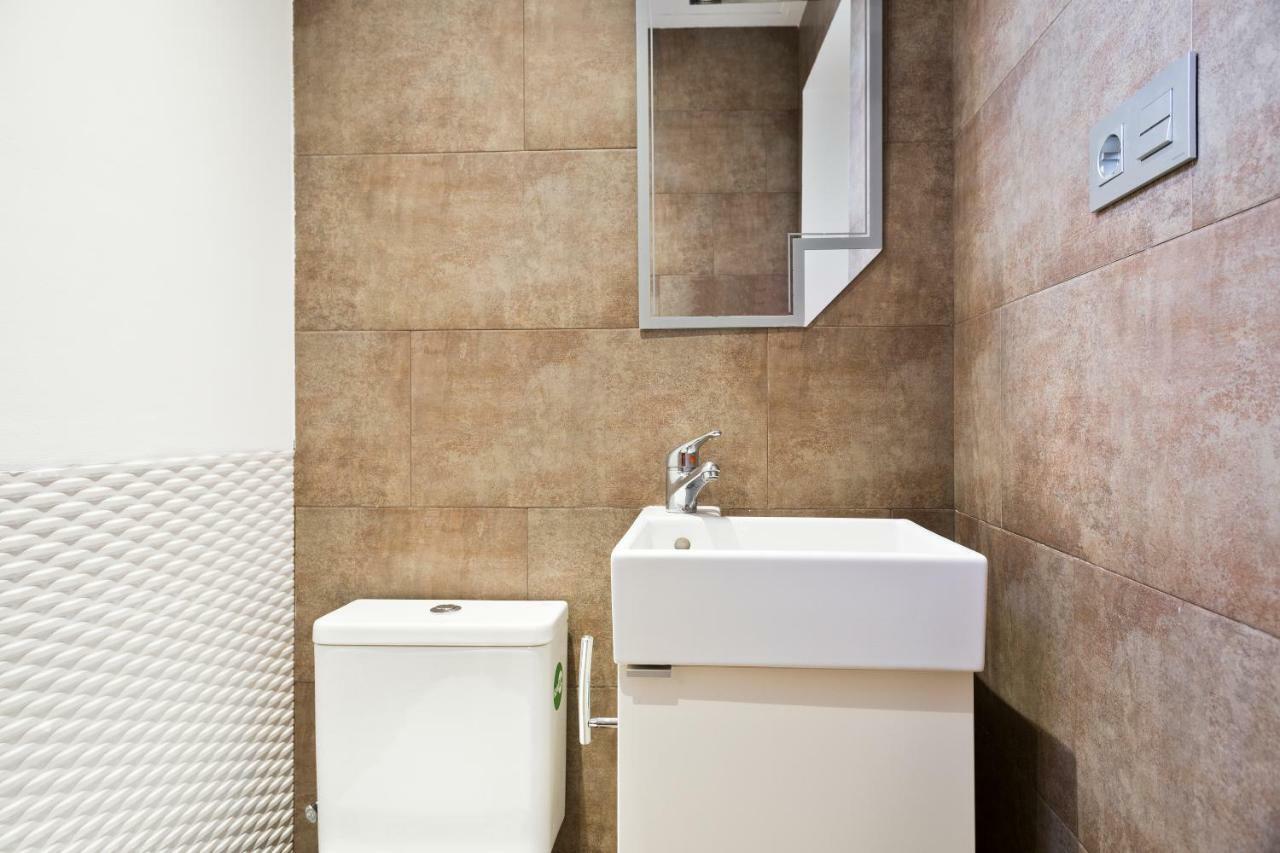 Stay U-Nique Apartments Eixample Center Барселона Екстериор снимка